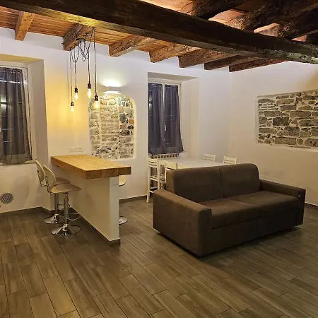 La Corte, Centro * Como